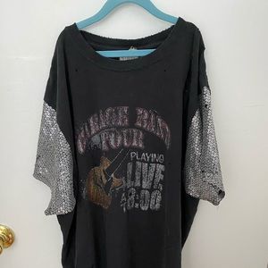 Yes, those are sequin sleeves